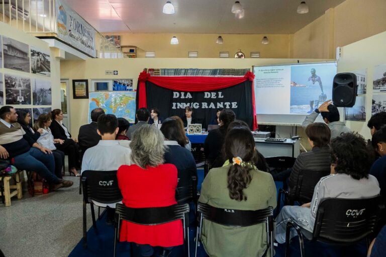 Para evocar el Día Nacional de los Inmigrantes se realizó un conversatorio