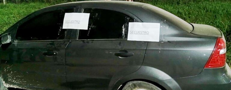 Policías antinarcóticos detuvieron a vendedores de estupefacientes que se movían en un auto