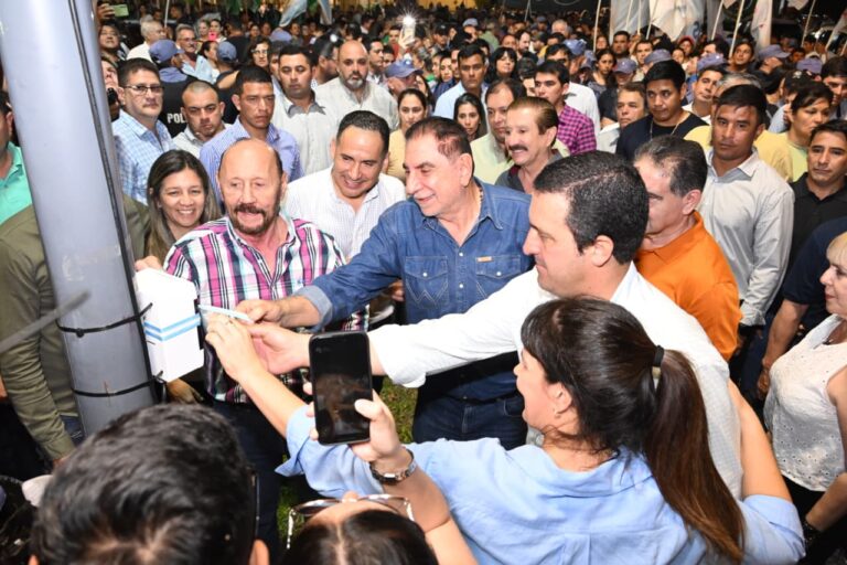 El gobernador Insfrán y el intendente Jofré habilitaron luminarias LED en accesos principales de la Jurisdicción Cinco