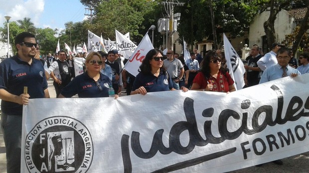 Asociación Judicial Formosa realiza paro y marcha a Casa de Gobierno