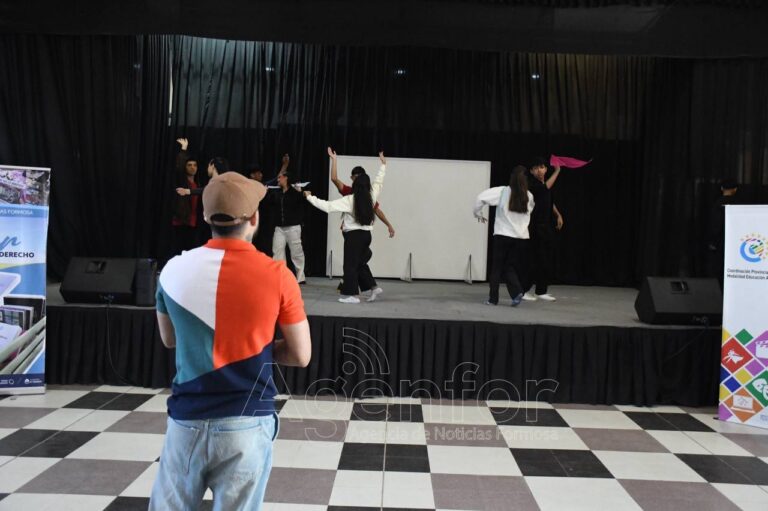 Presentaron la antología De jóvenes para jóvenes del Plan de Lectura Formosa