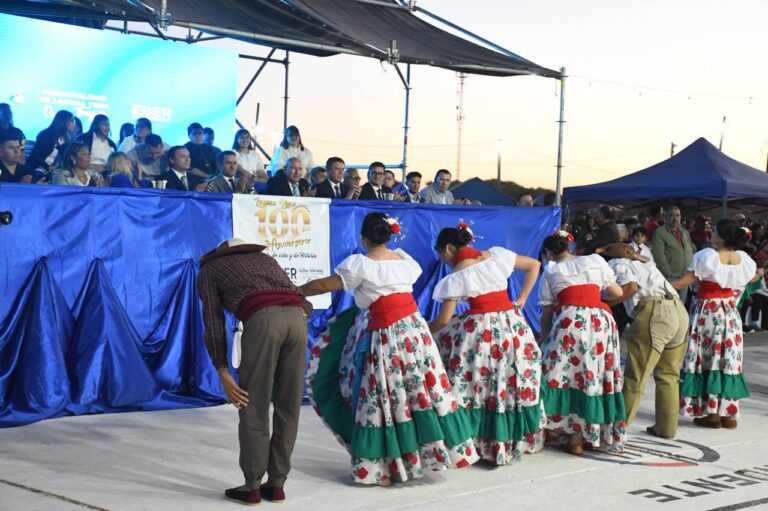 Laguna Yema celebró su centenario con un acto oficial y desfile de gran concurrencia