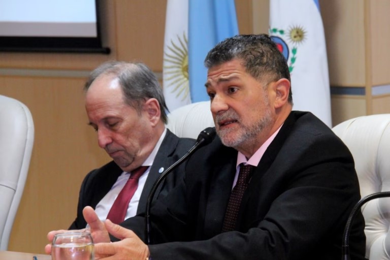 Pulseada de egos entre el STJ y gremio amaga con paralizar el servicio de justicia en Formosa