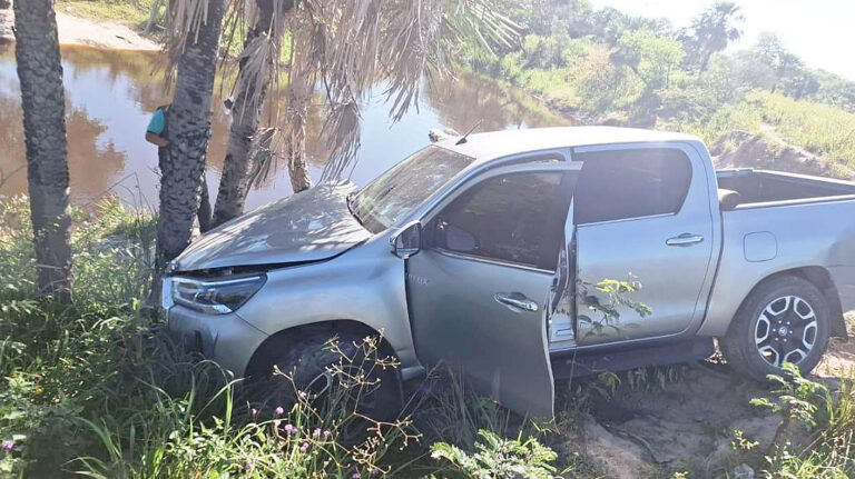 Persecución y sorpresa: evadió un control y descubrieron que la camioneta era robada