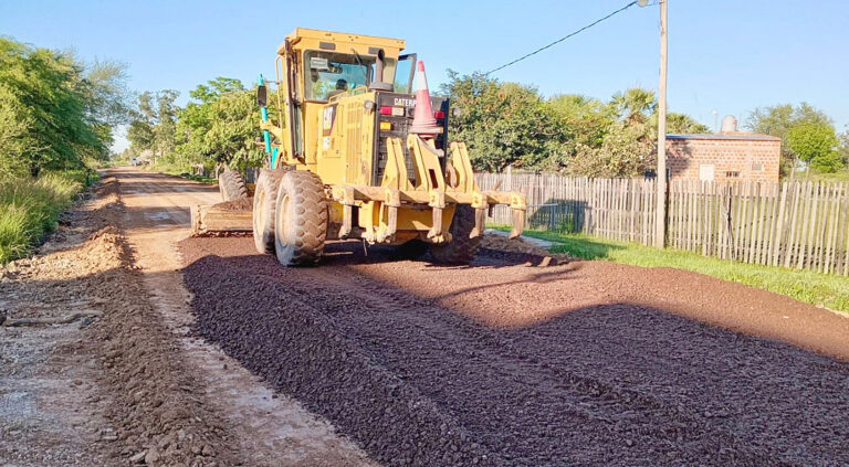 Ejecutan enripiado con Financiamiento Compartido en el barrio Virgen del Carmen