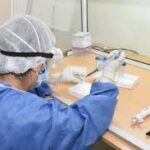 Se registró una baja en los casos de COVID-19, pero insisten en mantener las medidas preventivas