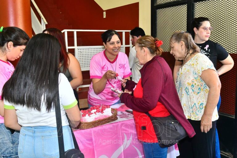 La Fundación Abriendo Surcos brindó una charla sobre el cáncer de mama y acercó el mamógrafo móvil a la comunidad
