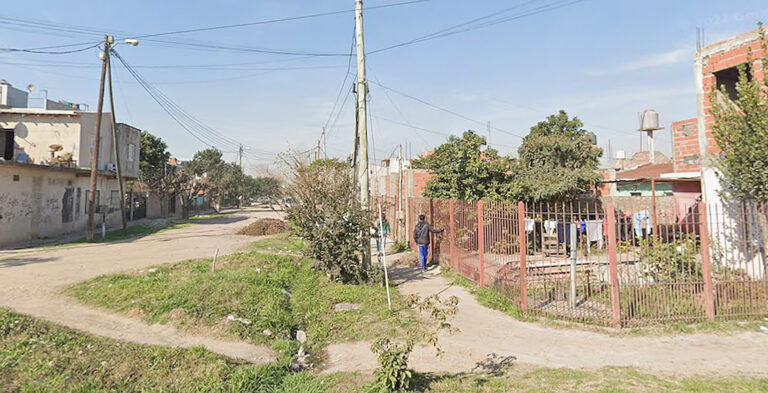 Detuvieron a una mujer tras el hallazgo de su bebe ahogado en un balde en González Catán