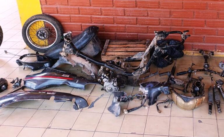 Clorinda: Recuperaron una motocicleta y motopartes