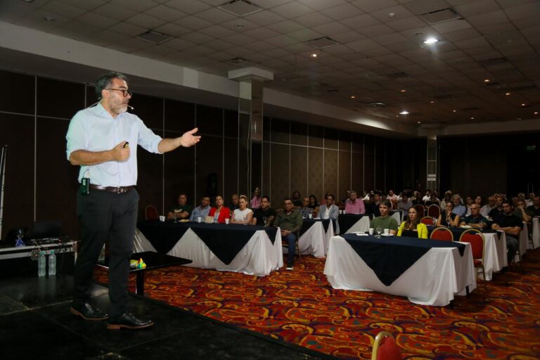Más de 100 personas participaron del encuentro De empresa familiar a familia empresaria