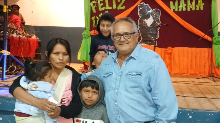 Recordaron el Día de la Madre con un BingoFamiliar y Folcklore en Ingeniero Juárez