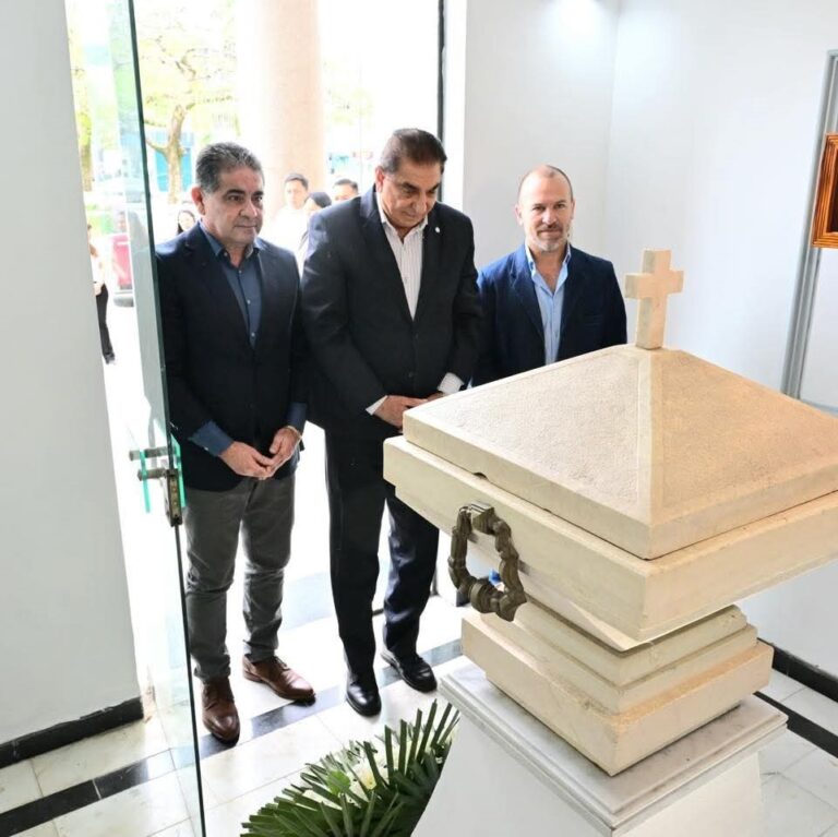 Homenaje al fundador de Formosa