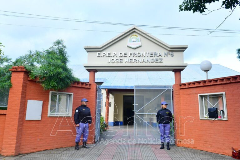 Las escuelas están listas para los comicios del domingo 26, confirmó el ministro de Educación