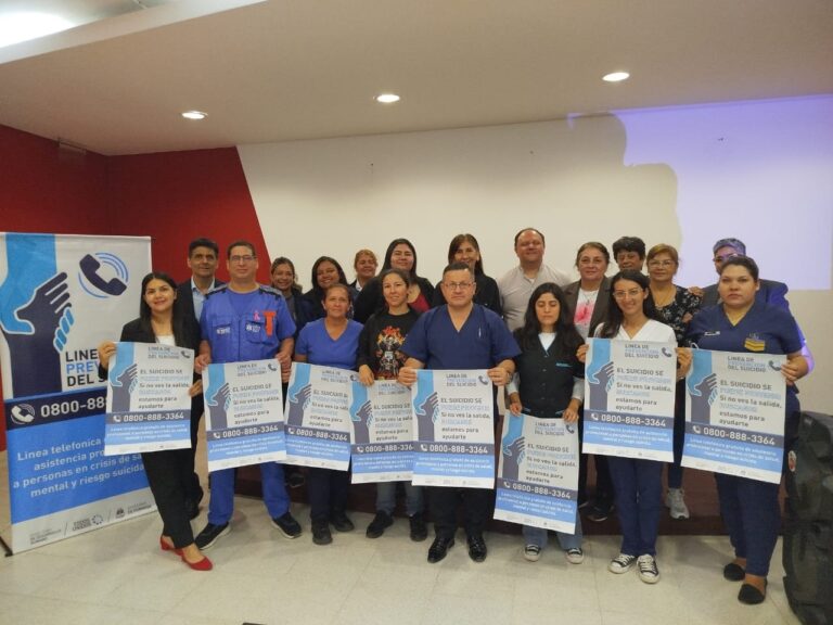 Capacitación sobre primeros auxilios psicológicos y prevención del suicidio en el hospital distrital de la localidad de Clorinda