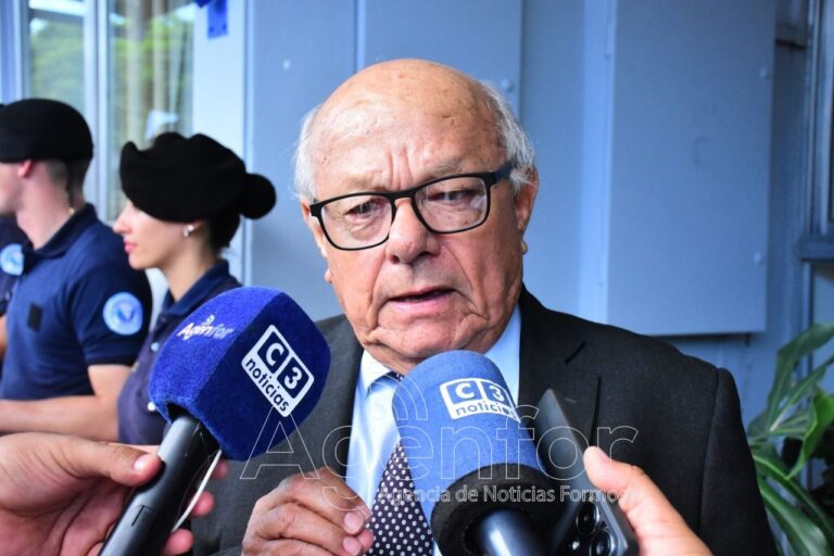No se discrimina a un mandatario, se discrimina a un pueblo, denunció Román