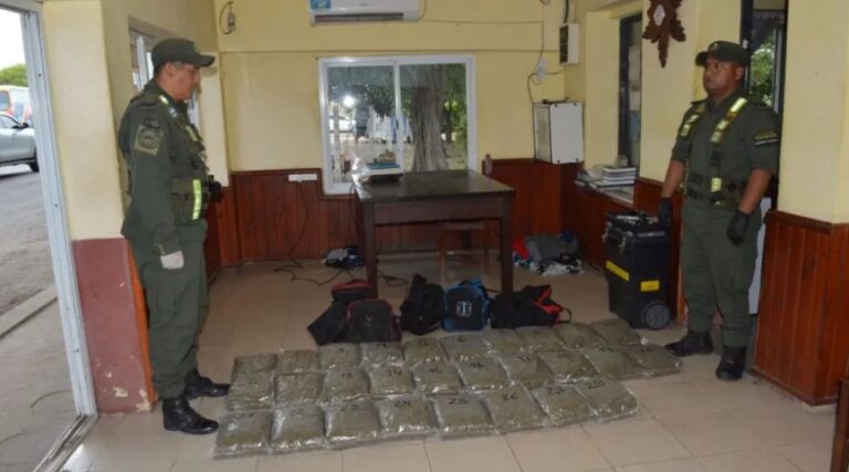 Formosa: Detienen 2 pasajeros con más de 28 Kilos de Marihuana