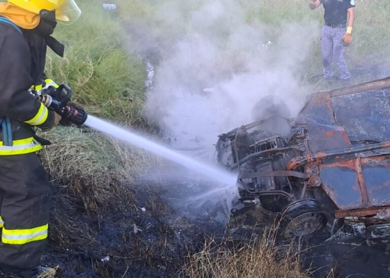 Detalles esclarecedores del vuelco con incendio y el trágico hallazgo en el riacho