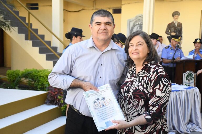 La Policía entregó fojas de servicio a personal que pasa a retiro