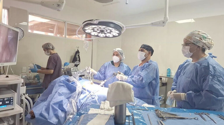 El Hospital Distrital 8 concretó la primera cirugía laparoscópica de lisis tubaria