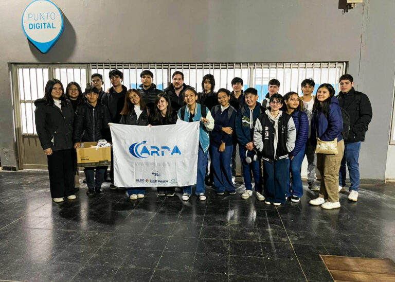 Orgullo del Modelo Formoseño: Dos proyectos de equipos de Clubes Digitales, en la final del concurso Solve for Tomorrow