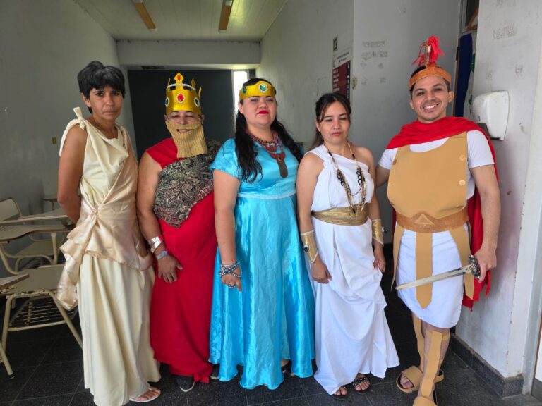 Alumnos del Profesorado en Letras realizaron representación teatral