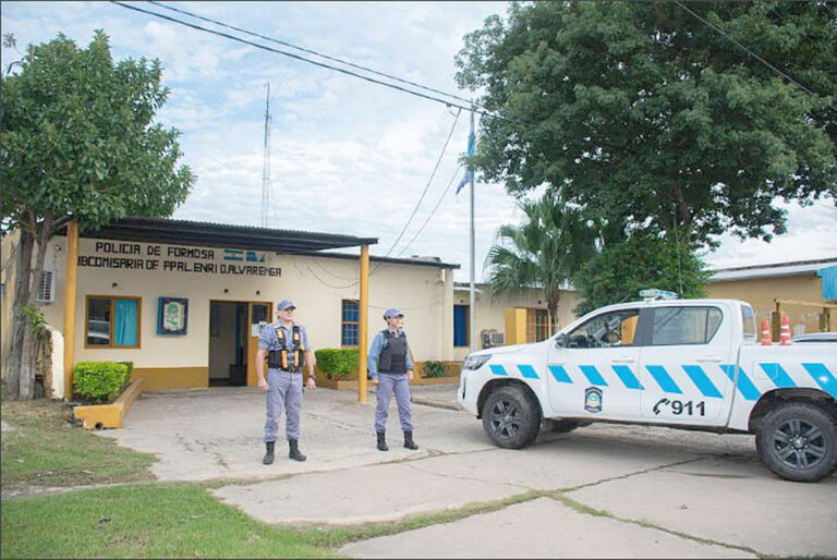 La Policía detuvo a un hombre por amenazar con un revólver a un adolescente