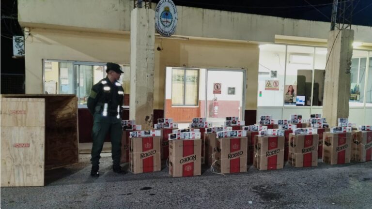 Gendarmería secuestró en Formosa 23.530 atados de cigarrillos y una camioneta