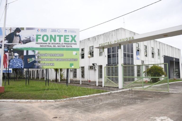 Fontex entregó 95 mil guardapolvos destinados a estudiantes y docentes para el ciclo lectivo 2026