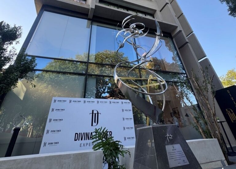 Divina Tower Apart Hotel inauguró obra del artista David Abt en Asunción