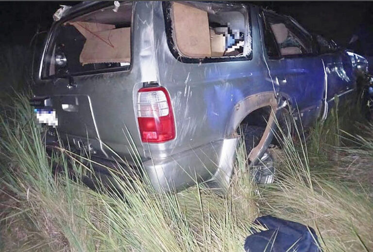 Despiste y vuelco de una camioneta terminó con un fallecido