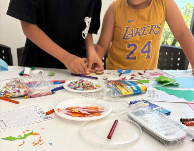 El centro de salud del barrio La Pilar lleva adelante un innovador taller destinado a niñas y niños