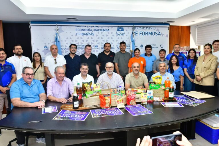 El Gobierno y 28 comercios firmaron el acuerdo de precios para la Canasta Navideña