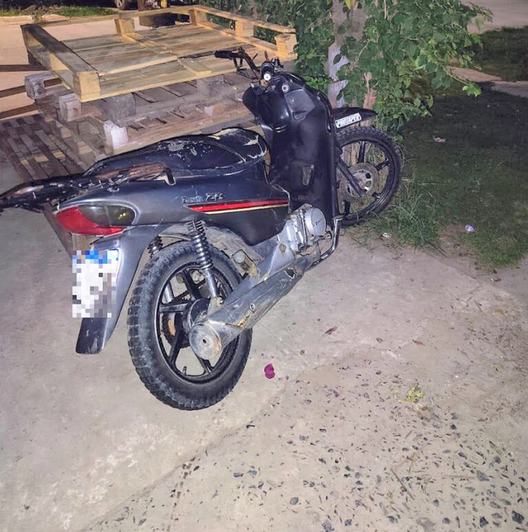 La Policía logró recuperar una motocicleta robada y detuvo a un sujeto con pedido de captura