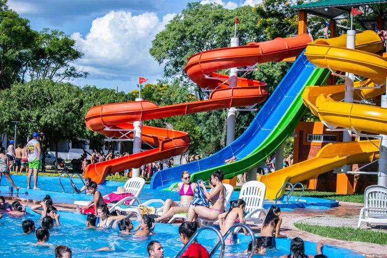 El Parque Acuático de El Colorado abre una nueva temporada y se consolida como uno de los principales atractivos turísticos del sur provincial