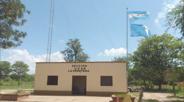 Un inadaptado agredió con machete a dos hermanos y lo detuvieron