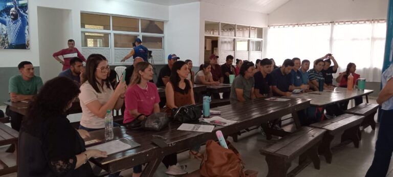 La Secretaría de la Mujer brindó una capacitación al equipo del Parque Acuático y el Paraíso de los Niños