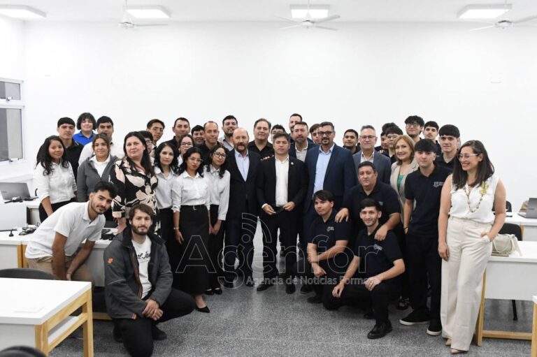 El gobernador Kicillof visitó el CEMENURK, el Politécnico y la Planta de Biosiderurgia