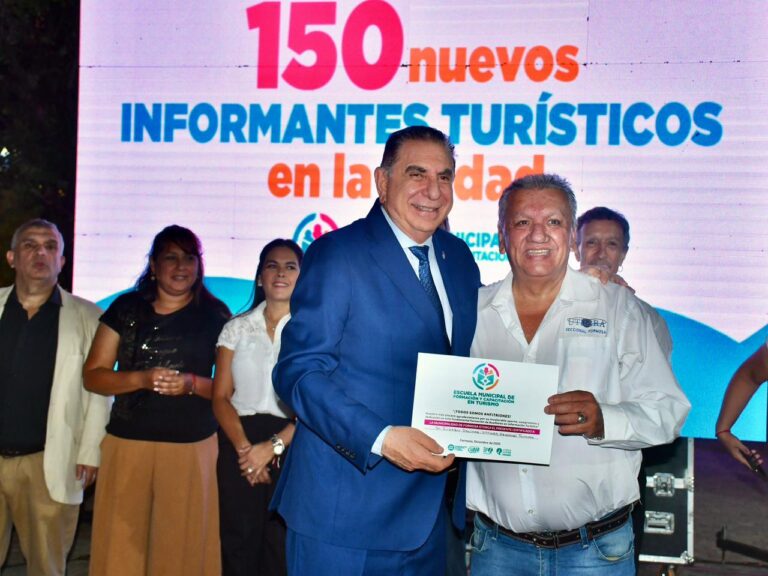 Egresaron los primeros 150 auxiliares de la Escuela Municipal de Formación Profesional en Turismo