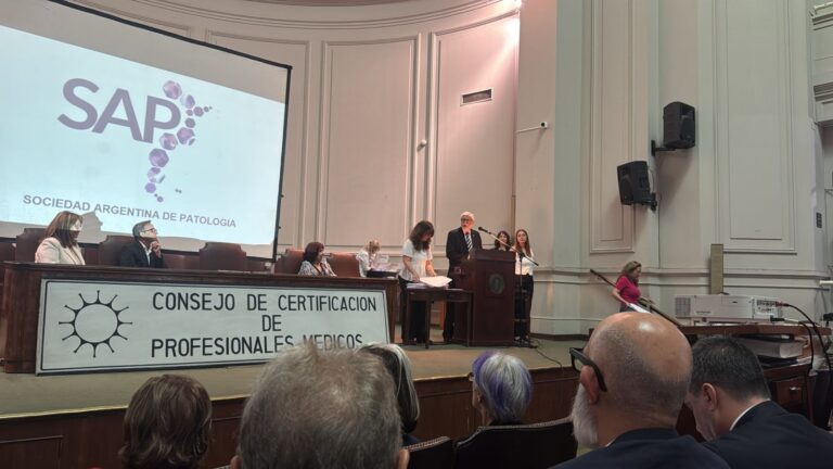 Un médico formado en el sistema provincial de residencias en salud, recibió la certificación nacional en nefrología