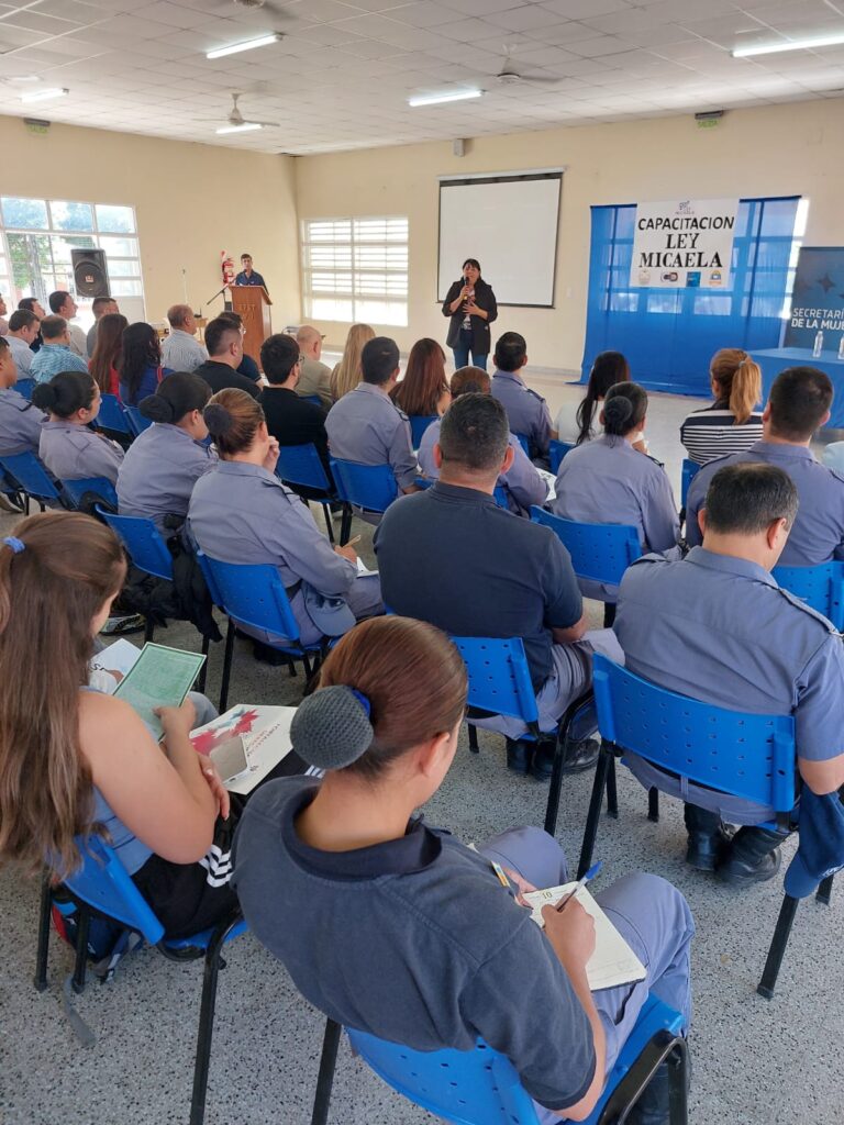 La Secretaría de la Mujer desarrolló capacitación sobre la Ley Micaela en Laguna Blanca