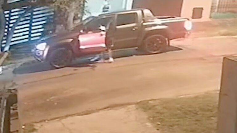 Violento asalto en Villa Luzuriaga: le apuntaron con un arma en la cabeza a una mujer para robarle la camioneta