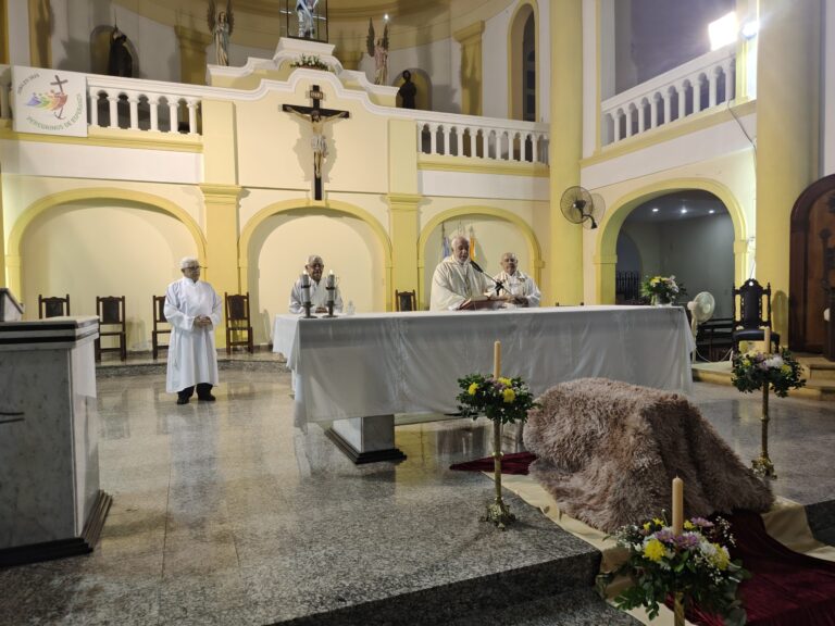 Monseñor Conejero llamó a la Conversión Profunda en una Navidad marcada por los Contrastes Sociales