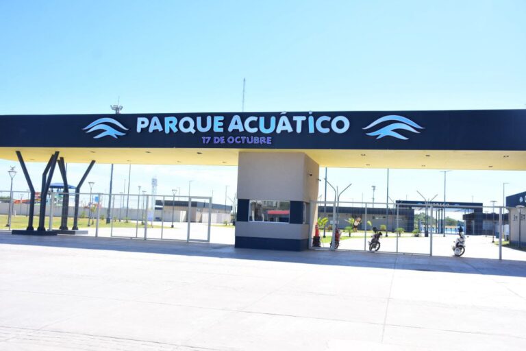 Por inclemencias climáticas suspendieron el inicio de la pileta libre en el Parque Acuático