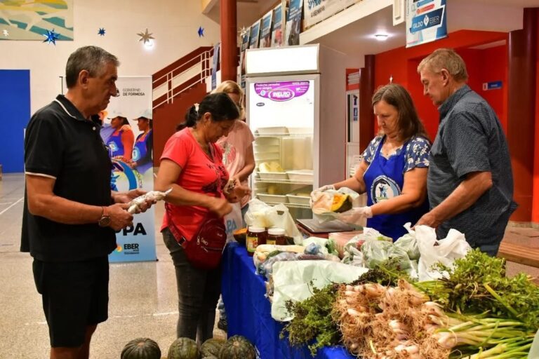Hubo feria extraordinaria paippera en la previa de Año Nuevo