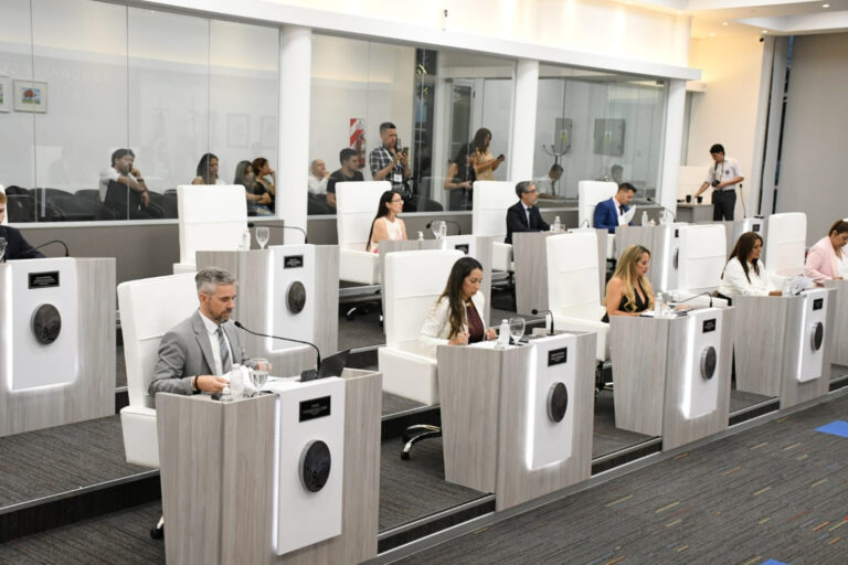 Sesión extraordinaria: el HCD aprobó Presupuesto 2026 y hubo fuertes críticas de la oposición