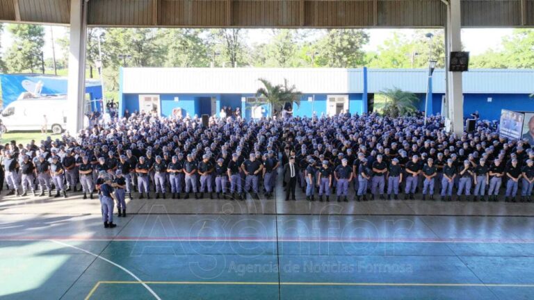 Insfrán presidió el ascenso de más de 1700 integrantes de la Policía de Formosa