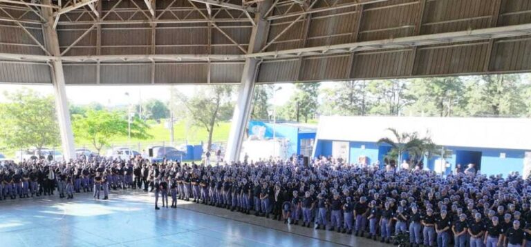 El gobernador presidió el ascenso de más de 1700 integrantes de la Policía de Formosa