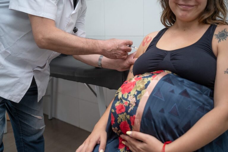 En enero comienza la vacunación en embarazadas contra el Virus Sincicial Respiratorio