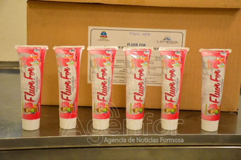 Laformed entregó 10 mil unidades de pastas dentales y 250 mil comprimidos para el sistema de salud provincial