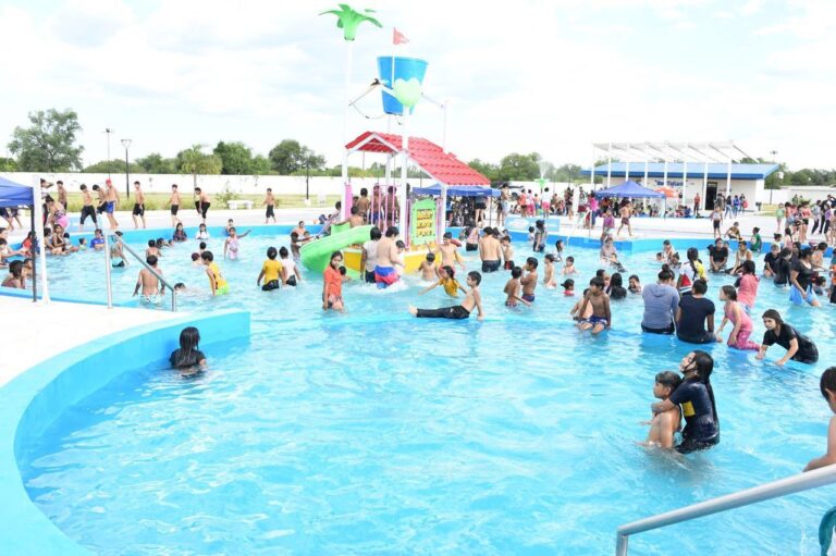 Con la presencia del Vicegobernador, se lanzó la temporada de verano en Las Lomitas